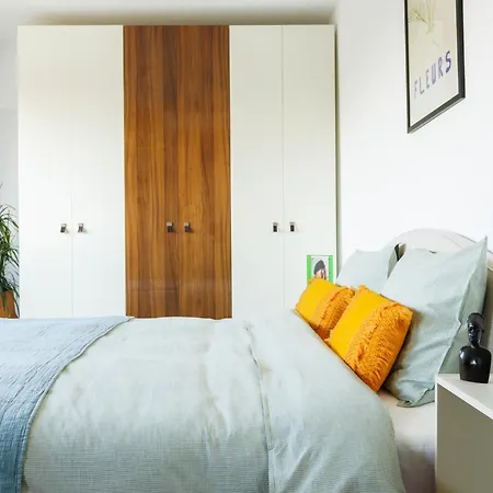 Sunset 12 بوخارست